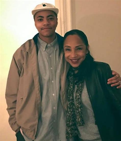 Photo of Sade Adu and her transgender daughter as she celebrates her ...