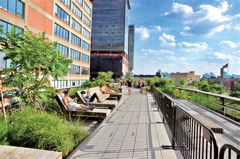 High Line in NYC guide to things to do in and around the park