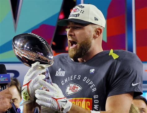 Jason Kelce asked to make guest 'SNL' appearance with Travis hosting