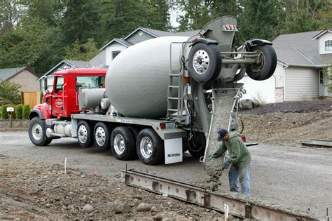 Oshkosh Truck Brings Revolution(R) Composite Mixer Drum to Its Front ...