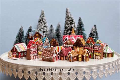 Miniature Gingerbread Houses - Christmas 2014 | Stephanie Kilgast