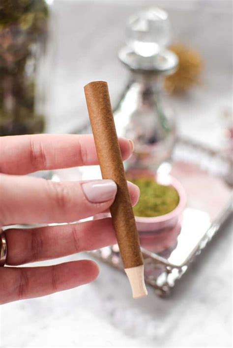 How to Roll a Blunt The Easy Way » Emily Kyle Nutrition