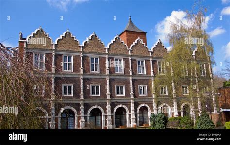 Holland house london hi-res stock photography and images - Alamy