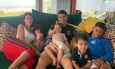 Cristiano Ronaldo entrena con sus hijos