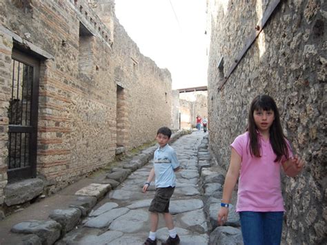 Visiting Pompeii With Kids - Hellotickets