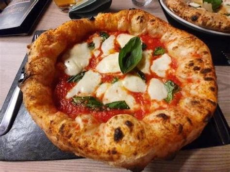 Naples Rolls Out A Fine-Tuned Dough, And The New 'Cloud Pizza' Is Born ...