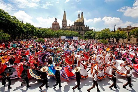 Establecen récord Guinness de danza folclórica en Guadalajara – Misión Política