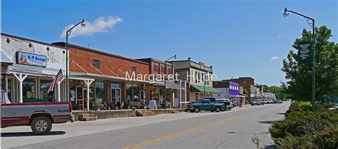 "town centre, Mountain View, Missouri, USA" by Margaret Hyde | Redbubble