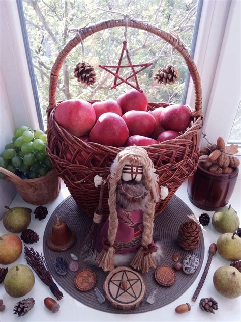 Mabon altar 2020 / Autumn Equinox 2020 Witches Altar, Pagan Altar ...