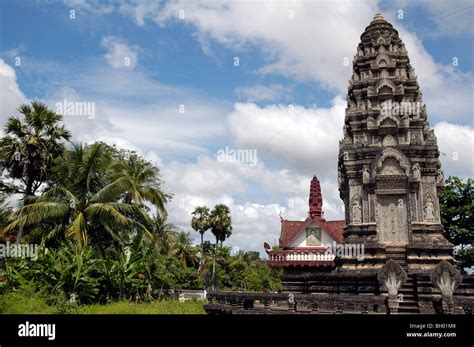 Khmer temples in Phnom Penh, CAMBODIA Stock Photo - Alamy