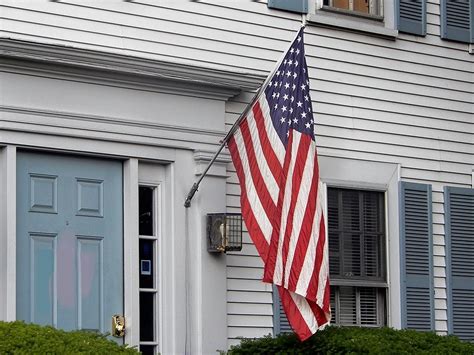 House & Flag - Photo Taken by STEVEN CHATEAUNEUF On June 2… | Flickr