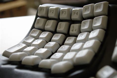 A first look at the Maltron 90 series keyboard | ITProPortal