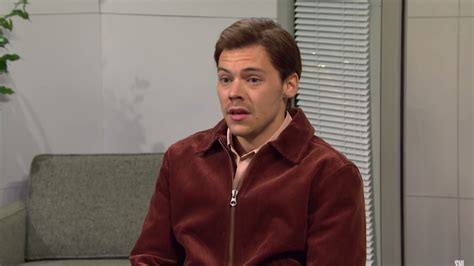 Harry Styles is too thirsty for Sara Lee's Instagram in 'SNL' sketch | Mashable