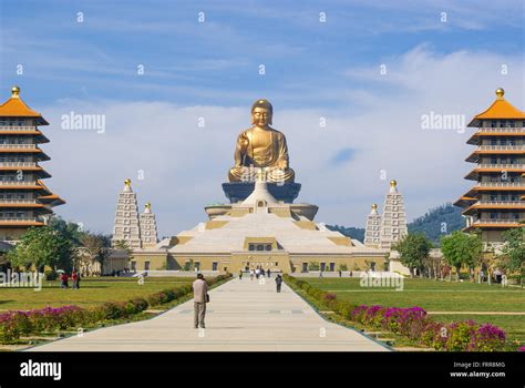 Giant buddha taiwan hi-res stock photography and images - Alamy