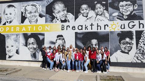 Photos: Kansas City Chiefs Women's Organization visit Operation ...