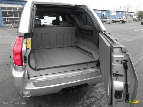 2004 GMC Envoy XUV - Information and photos - MOMENTcar