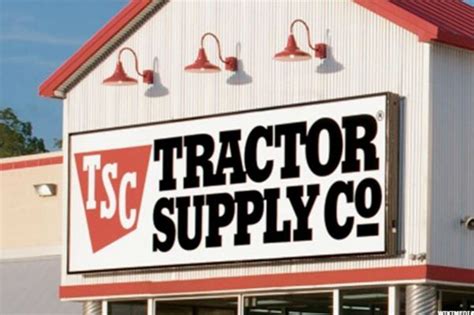 Tractor Supply Company Opens on Saturday with Giveaways - Williamson Source