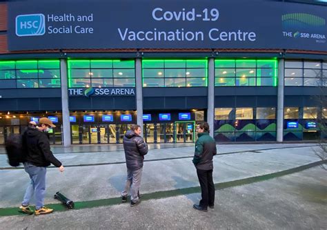 COVID-19 vaccine booking opens for everyone over 18