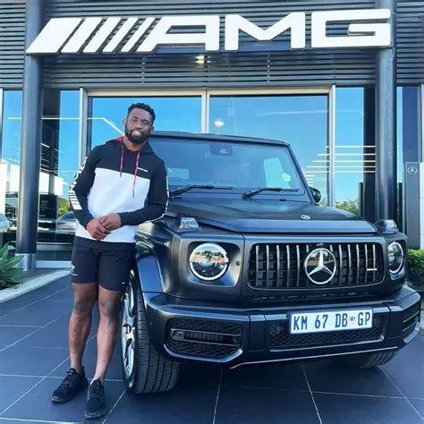 Siya Kolisi shows off his R3.8 million luxurious car