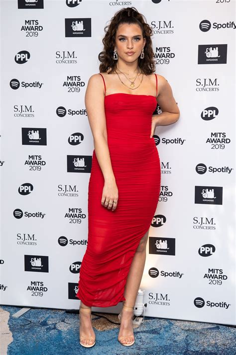 Mae Muller – 2019 Music Industry Trusts Award in London • CelebMafia