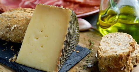 QUESO MANCHEGO - A Popular Cheese From Spain!