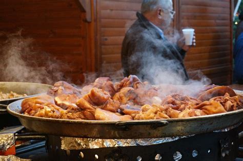 Best Hungarian Food Budapest Christmas Market Fair | Budapest christmas ...