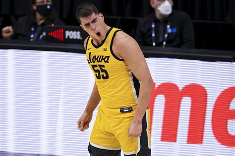 Five of the Best Moments From Luka Garza’s Final Season With the Iowa ...