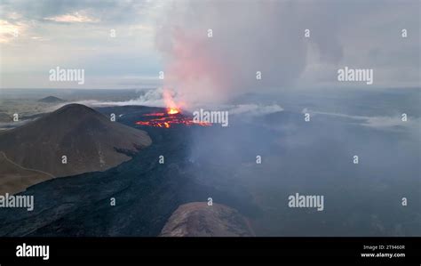 Drone footage of Litli-Hrutur Volcano Eruption. Iceland, Fagradalsfjall ...