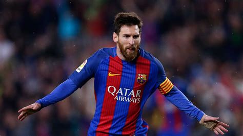 Lionel Messi Extends Barcelona Contract Till 2021 - The Quint