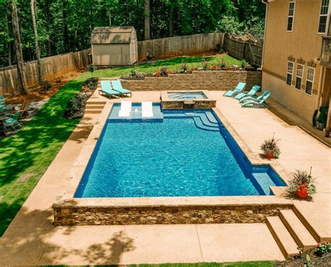 Pool Tanning Ledges | Vinyl & Fiberglass | Latham Pools