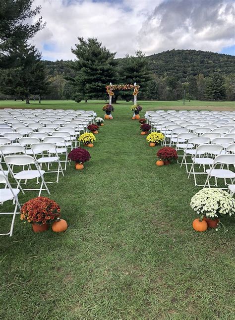 Fall Aisle Design | Mums & Pumpkins | Shadowbrook Resort Wedding Venue ...