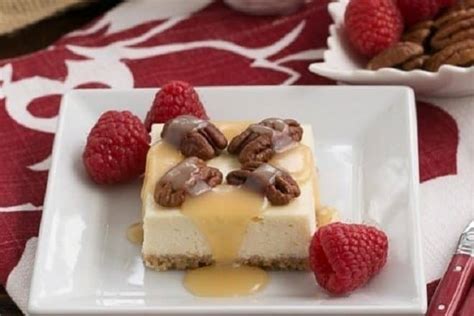 Caramel Pecan Cheesecake Bars - That Skinny Chick Can Bake