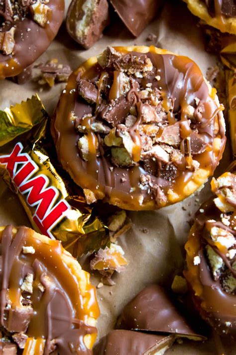 Mini Twix Tarts ~ Recipe | Queenslee Appétit