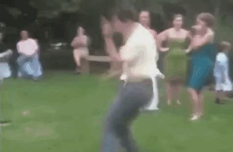 Dancing Fails (15 gifs)