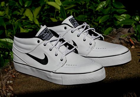 BLAST_OFF: Nike SB Stefan Janoski Mid QS