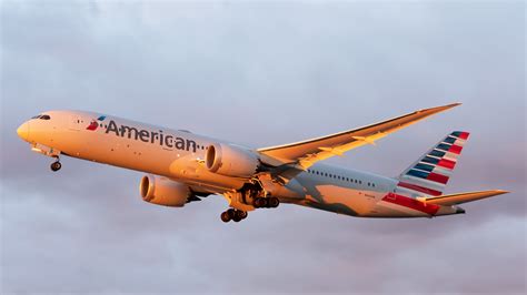 American Airlines Boeing 787-9 Dreamliner Grounded After Engine Injests ...