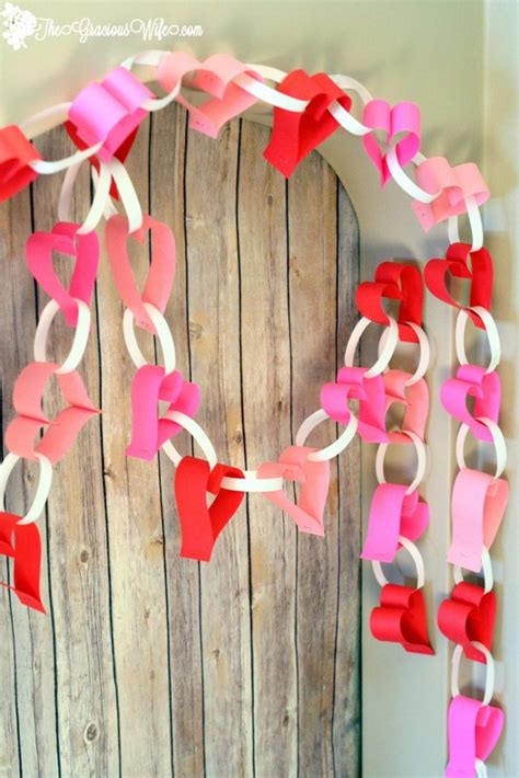 Valentine's Day Heart Paper Garland- 2 Tutorials! | The Gracious Wife