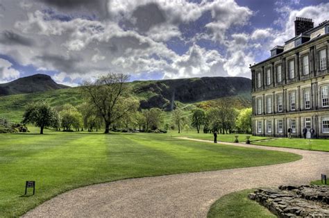 Holyrood Palace Gardens | Edinburgh | Wojtek Gurak | Flickr