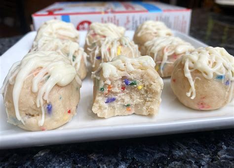 REVIEW: Betty Crocker No-Bake Cookie Dough Bites (Birthday Cake) - Junk ...