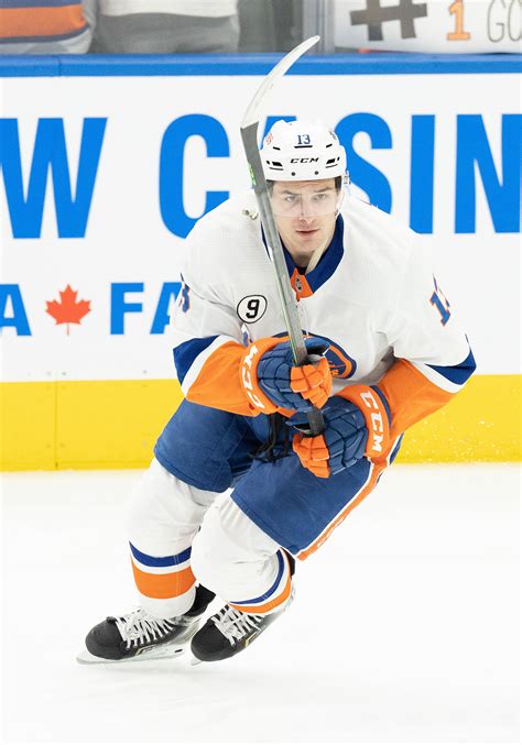 New York Islanders Extend Mathew Barzal