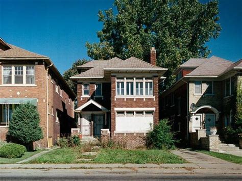 Abandoned Detroit Homes for Sale (98 pics)