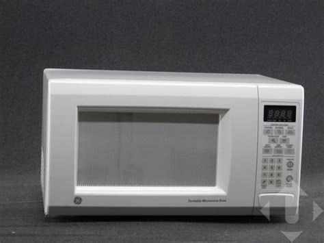 SOLD to Rachel. $10 - GE Turntable Microwave Oven. Available October 15th. | Microwave oven ...