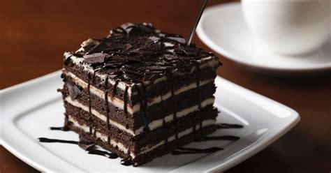 Tiramisu Olive Garden Desserts - Olive Garden S New S Mores Layer Cake ...