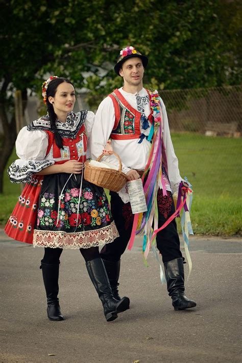 Pin by VelarVowel on Woman's Wit Reference | European costumes, Folk ...