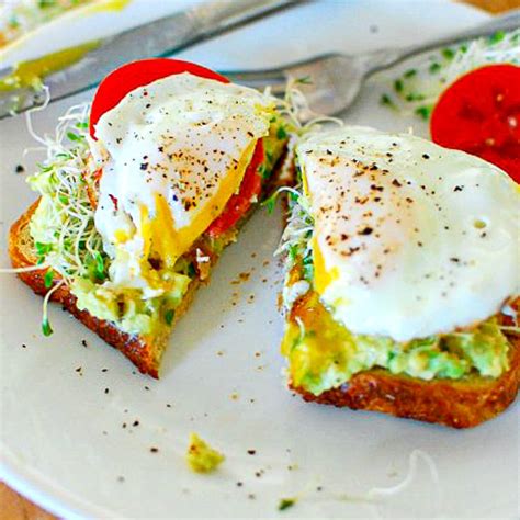 Avocado Toast with Fried Egg - Joe's Healthy Meals