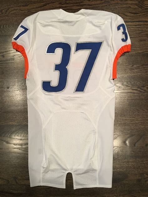 Game Worn Used Boise State Broncos Football Jersey #37 Sz 40 ’15 or ’16 – D1Jerseys