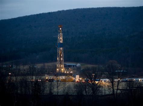 The Environmental Costs of Emissions from Shale Gas Extraction | RAND