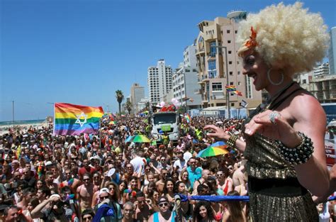 Tel Aviv pride parade draws a quarter-million Israelis, foreigners