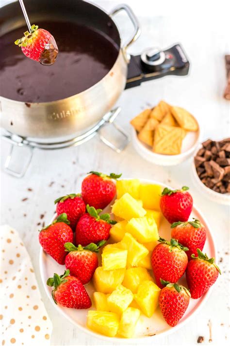 Easy Chocolate Fondue Recipe & a Fondue Set Giveaway!