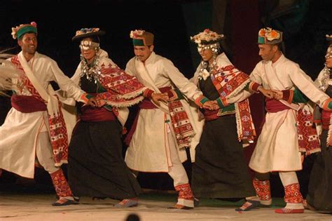 Folk Dance of Himachal Pradesh, Himachali Dance - Lifestyle Fun